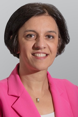 Eleni Giakoumopoulos headshot